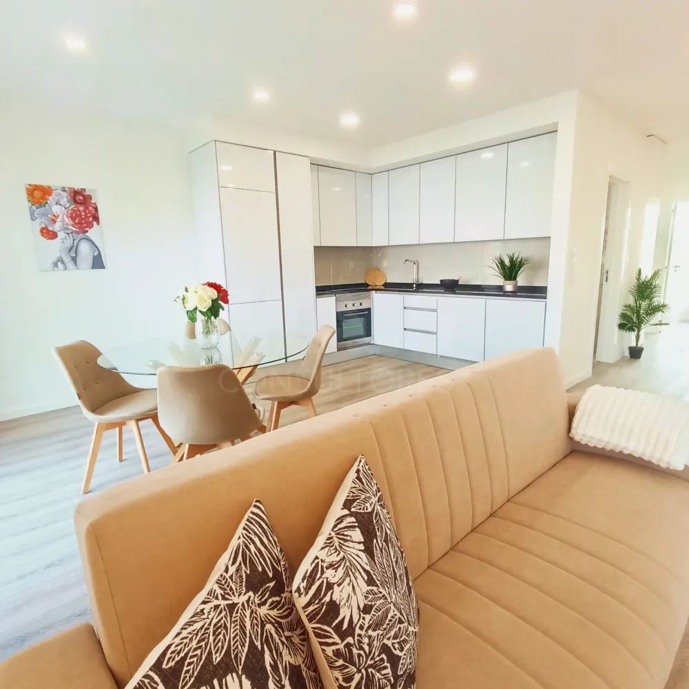 3 bedrooms Apartment in Lisbon, Portugal No. 84828