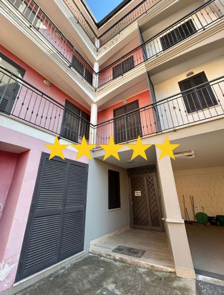 Apartamento de 3 habitaciónes en Marcianise, Italy No. 7584