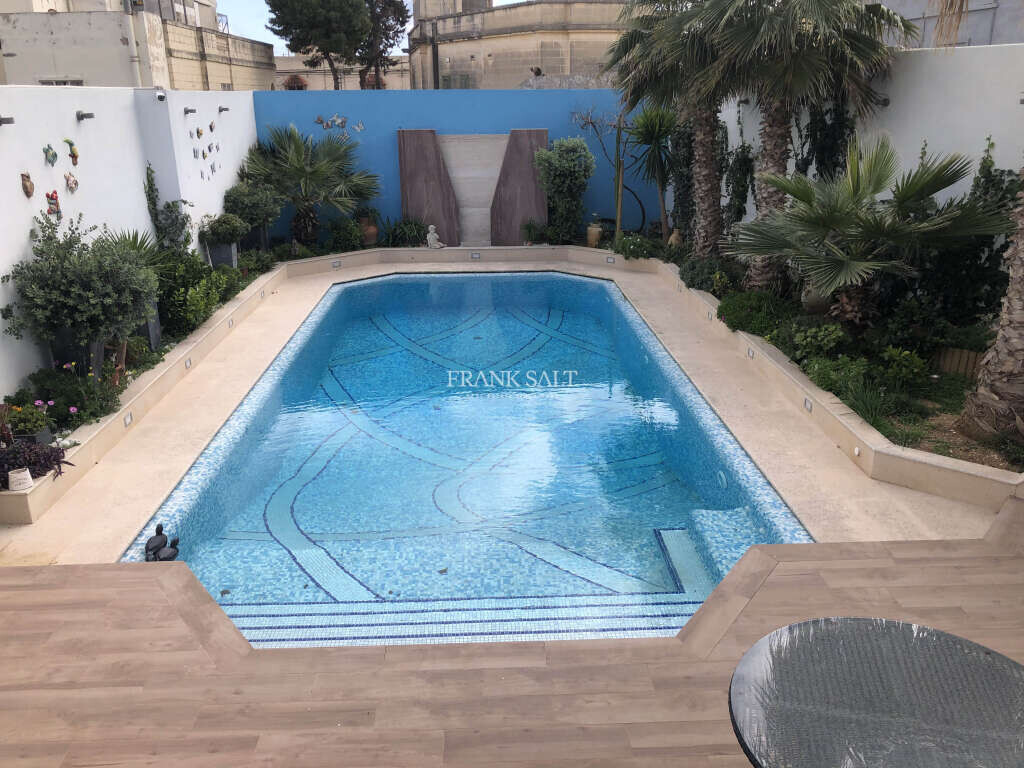 3 bedrooms Bungalow in Attard, Malta No. 9826