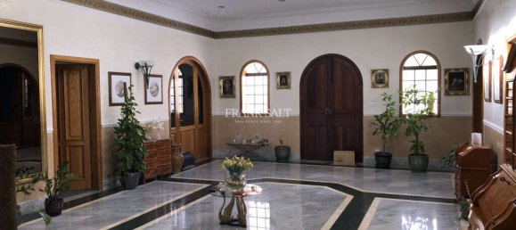 3 bedrooms Bungalow in Attard, Malta No. 9826 6