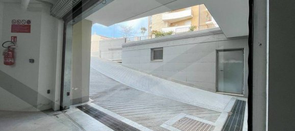 Гараж с 1 комнатой в Матера, Италия № 18681 3