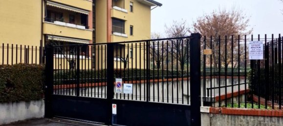 17m² Garage in Rozzano, Italy No. 164399 3