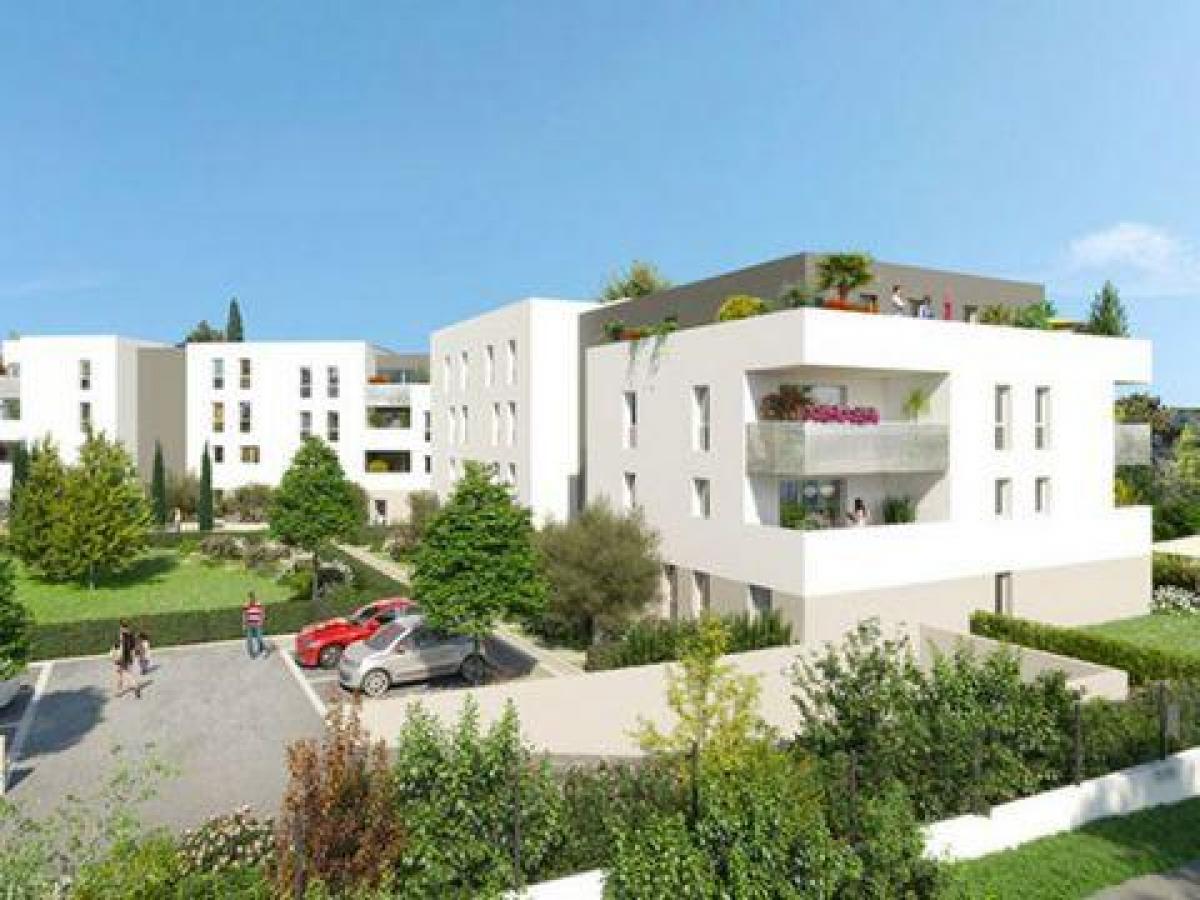 Studio in the Condo in Marseille, France No. 4220