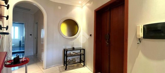 3 rooms Apartment in Torre del Greco, Italy No. 2241 3