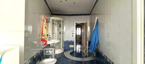 3 rooms Apartment in Torre del Greco, Italy No. 2241 12