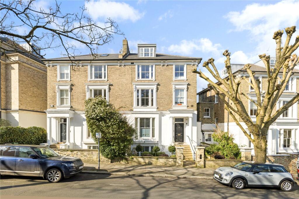 9 bedrooms House in London, United Kingdom No. 5330