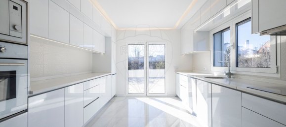 4 bedrooms House in Batalha, Portugal No. 22435 3