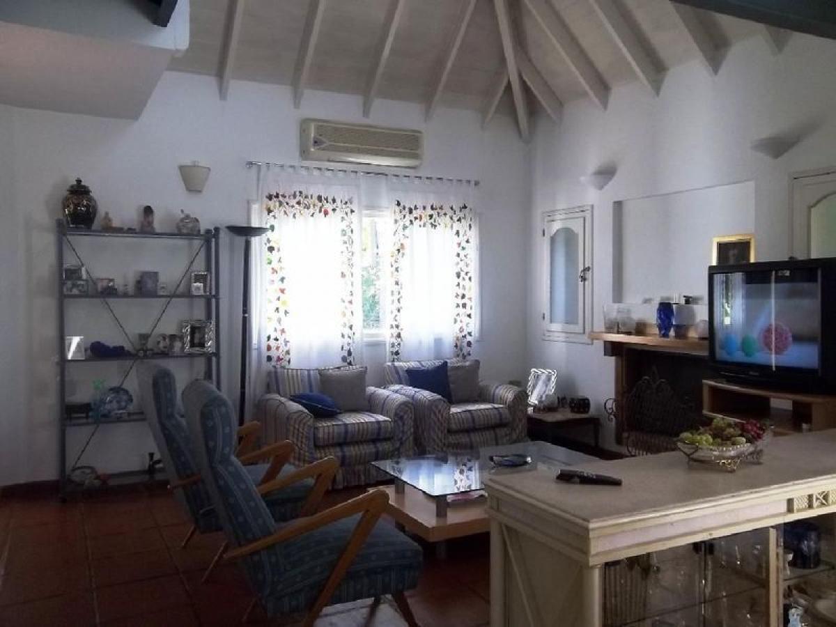 3 Schlafzimmer Haus in Escobar, Argentina, Nr. 56235