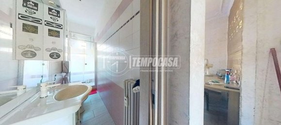 2 bedrooms Apartment in Turin, Italy No. 333499 8