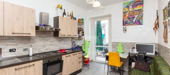 2 bedrooms Apartment in Turin, Italy No. 333499 10