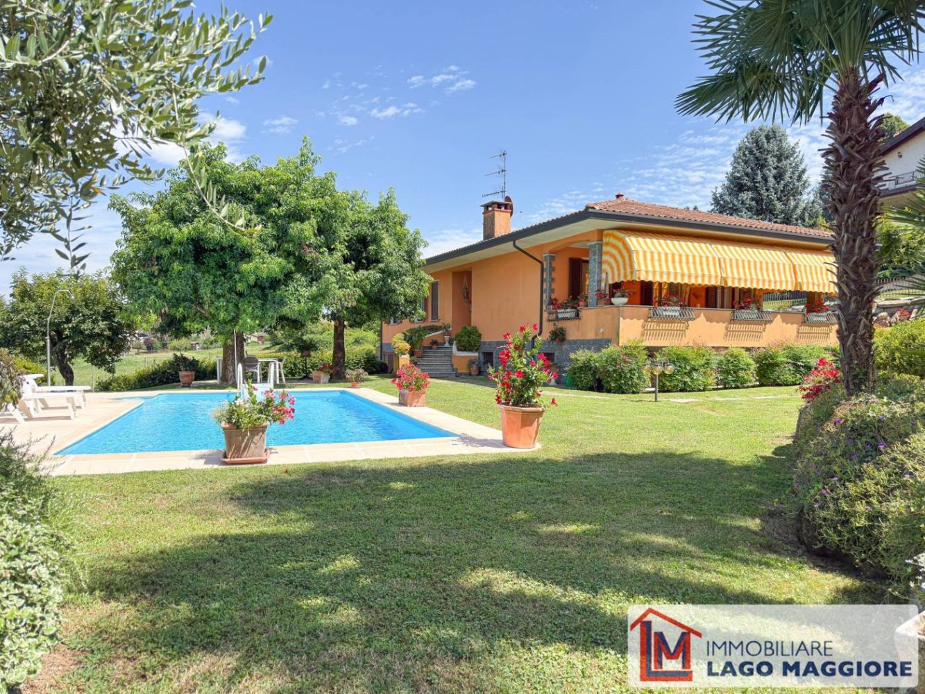 3 Schlafzimmer Villa in Cadrezzate con Osmate, Italy, Nr. 291199