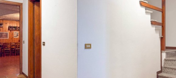 3 Schlafzimmer Villa in Cadrezzate con Osmate, Italy, Nr. 291199 48