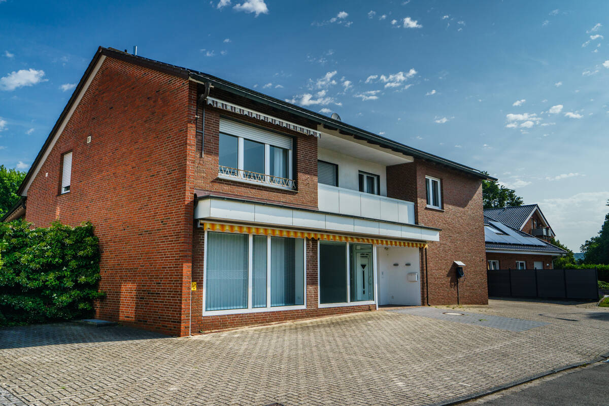 Здание с 13 комнатами в Штайнфурт, Германия № 168862