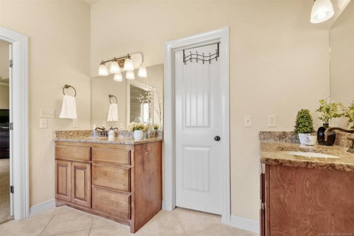 4 bedrooms House in Broken Arrow, USA No. 389036