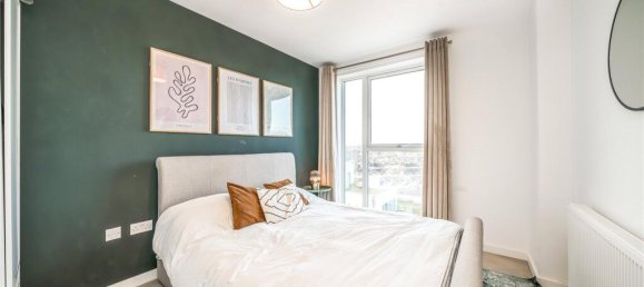 2 bedrooms Apartment in London, United Kingdom No. 12761 4