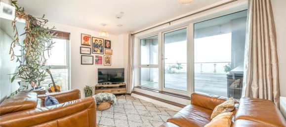 2 bedrooms Apartment in London, United Kingdom No. 12761 5