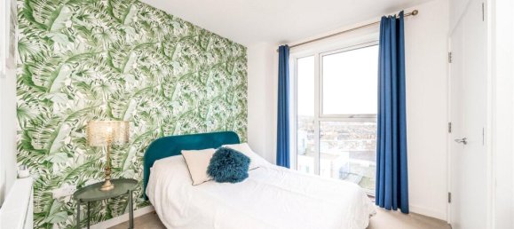 2 bedrooms Apartment in London, United Kingdom No. 12761 3