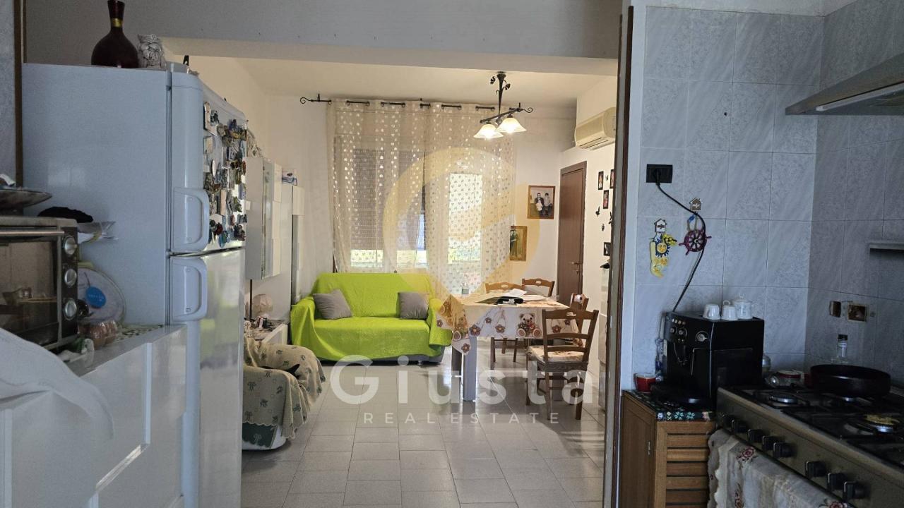 3-salle Appartement à Brindisi, Italy No. 148190