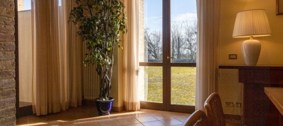 3 bedrooms House in Siena, Italy No. 236350 4