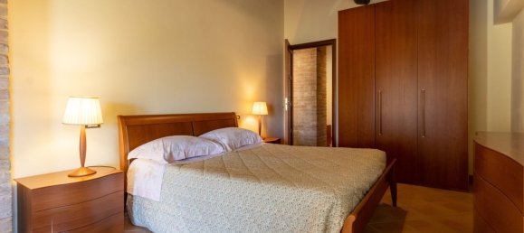 3 bedrooms House in Siena, Italy No. 236350 28