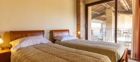 3 bedrooms House in Siena, Italy No. 236350 25