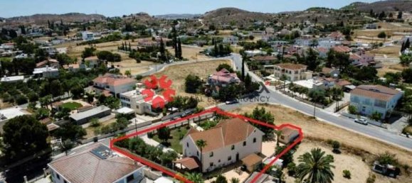 Коммерческая недвижимость с 5 спальнями в Дали, Кипр № 21458 3