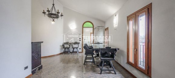 5 rooms Apartment in Minerbio, Italy No. 79137 3