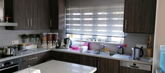 6 bedrooms Villa in Limassol, Cyprus No. 1951 4