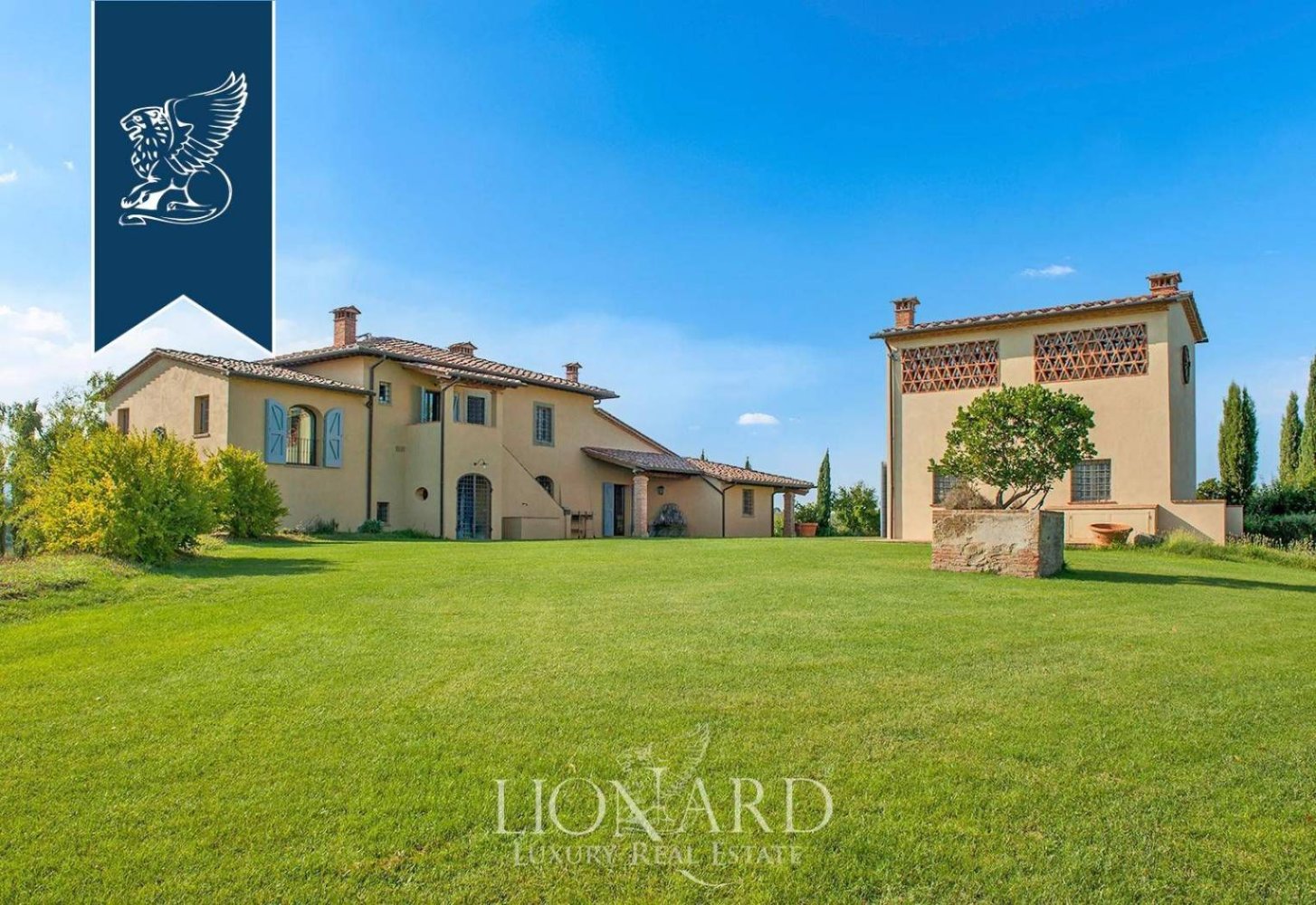 6 bedrooms Villa in Pisa, Italy No. 349828