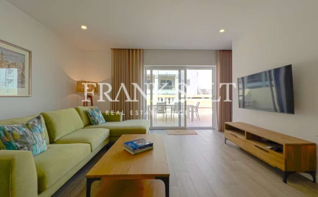 2 bedrooms Penthouse in Saint Julian's, Malta No. 11334