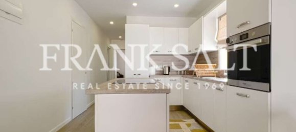 2 bedrooms Penthouse in Saint Julian's, Malta No. 11334 4