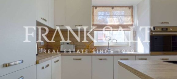 2 bedrooms Penthouse in Saint Julian's, Malta No. 11334 3