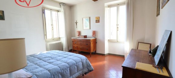 6 rooms Apartment in Montevarchi, Italy No. 235643 27