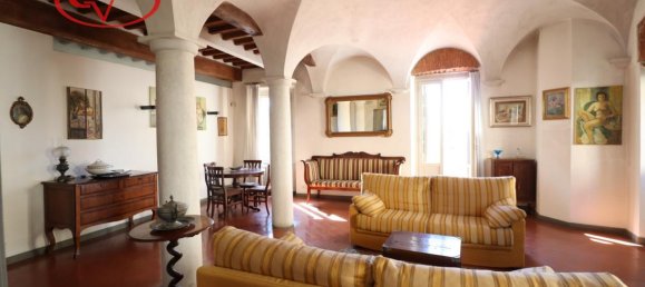 6 rooms Apartment in Montevarchi, Italy No. 235643 10