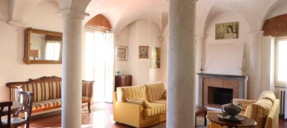 6 rooms Apartment in Montevarchi, Italy No. 235643 15