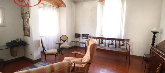 6 rooms Apartment in Montevarchi, Italy No. 235643 7