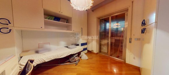 3 rooms Apartment in Bari, Italy No. 18372 11