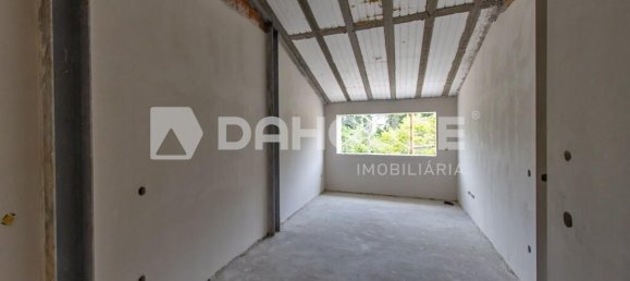258m² Commercial property in Braga, Portugal No. 35284 7