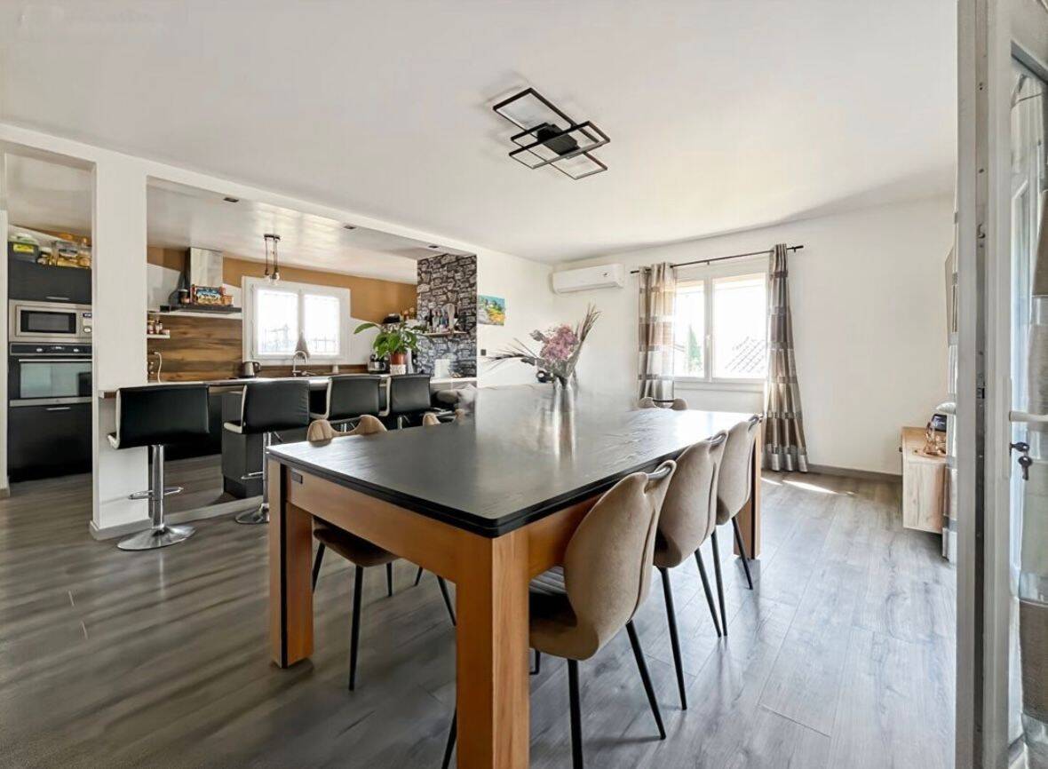 2 bedrooms Apartment in Marignane, France No. 331559