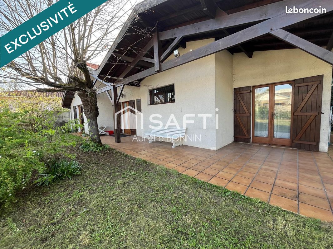 2 bedrooms House in Bordeaux, France No. 97417