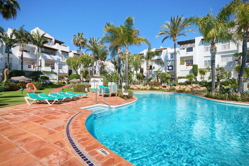 Квартира с 2 спальнями в Эстепона, Испания № 101945