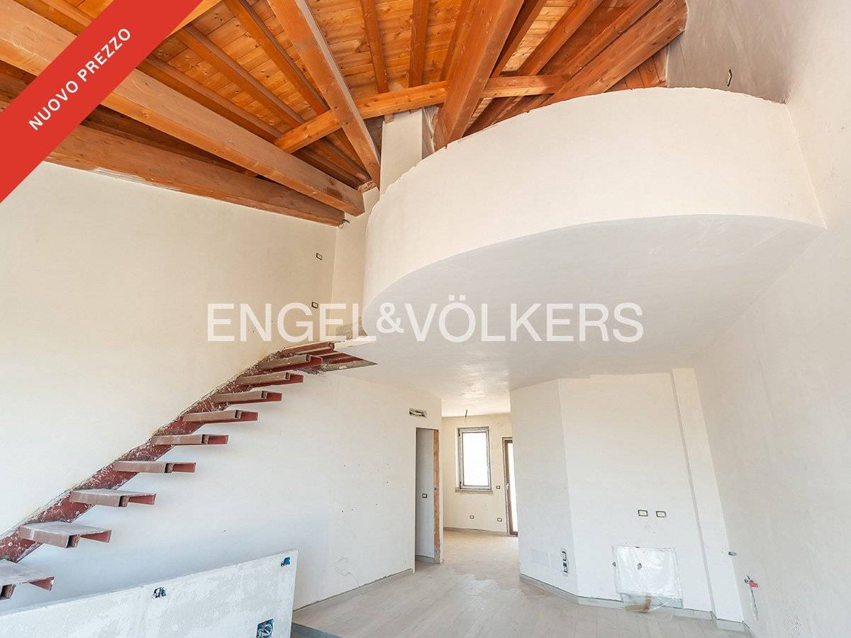 Вилла с 4 спальнями в Монте Порцио Катоне, Италия № 64990