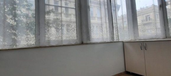 4 bedrooms Apartment in Baku, Azerbaijan No. 333 18