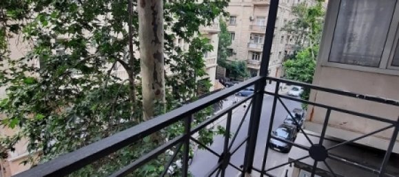 4 bedrooms Apartment in Baku, Azerbaijan No. 333 11