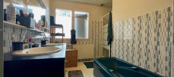 5 bedrooms House in Picquigny, France No. 258602 5