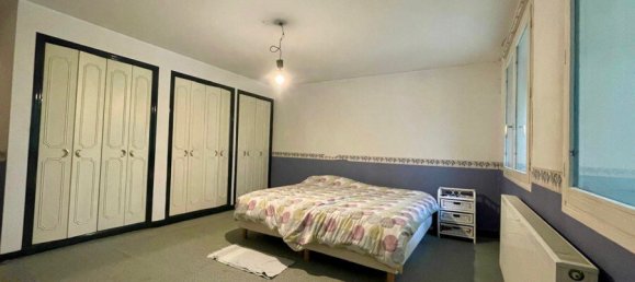 5 bedrooms House in Picquigny, France No. 258602 8