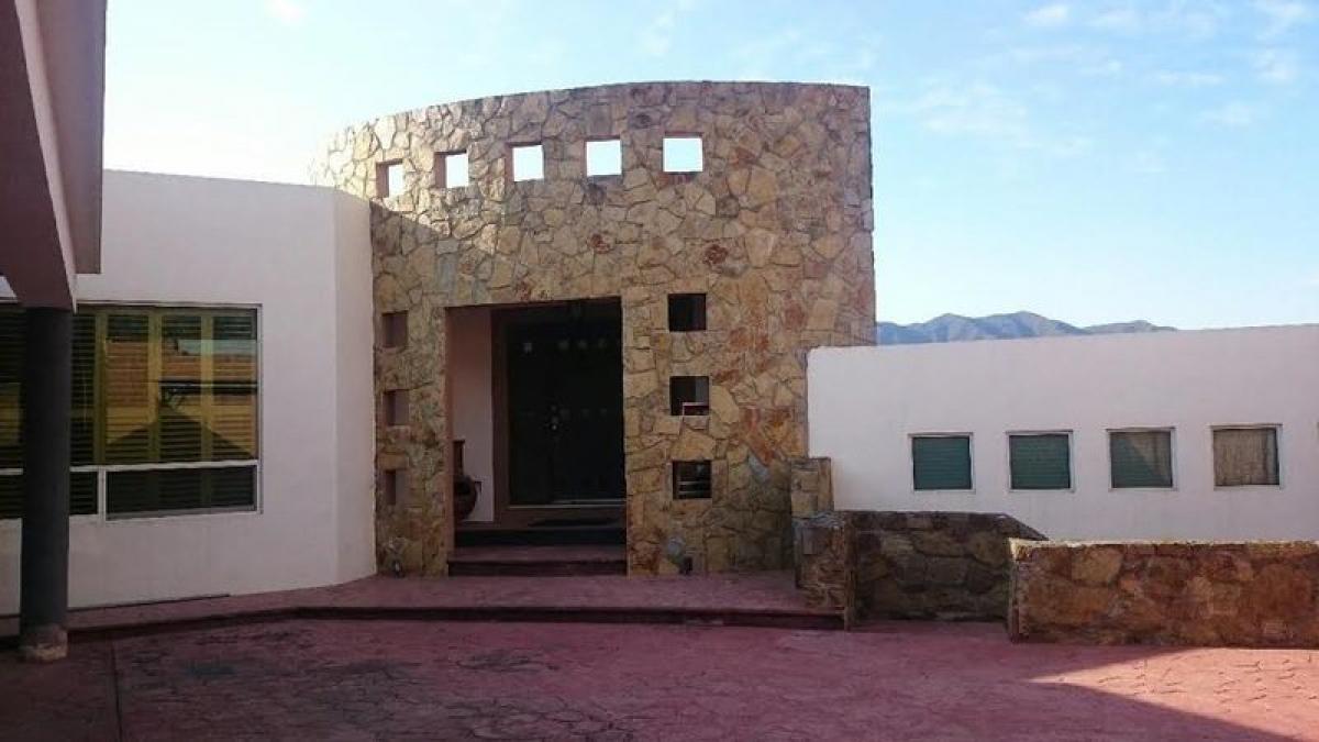 4 bedrooms House in Nuevo Leon, Mexico No. 154782