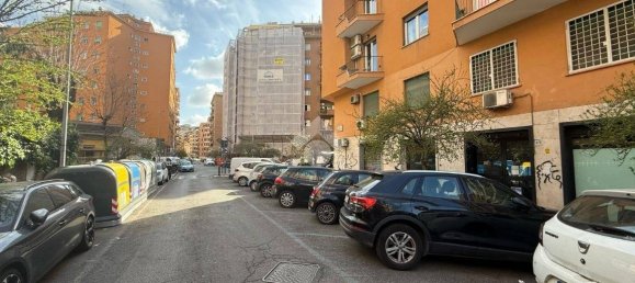 Propiedad comercial de 1 habitación en Rome, Italy No. 10498 8