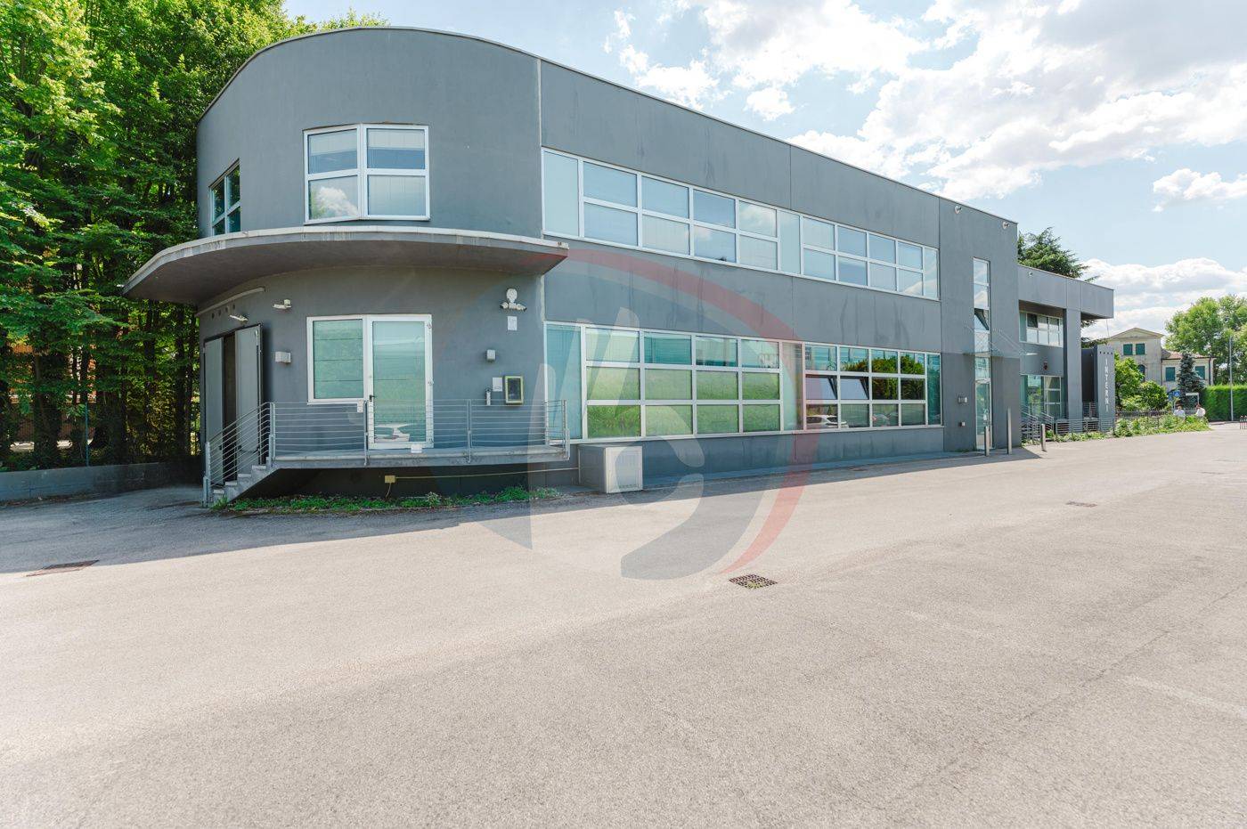 2000m² Building in Noventa Padovana, Italy No. 299670
