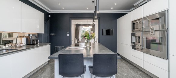 5 bedrooms House in London, United Kingdom No. 13105 13